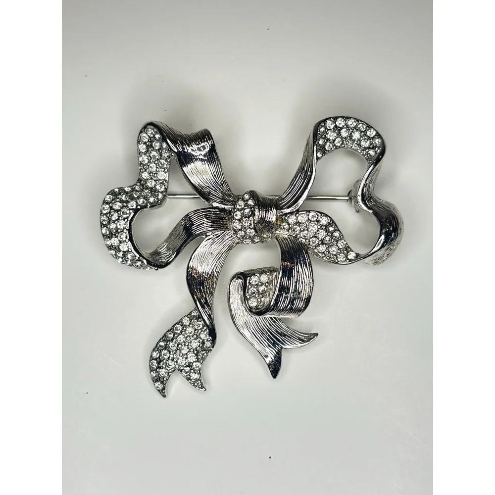 Vintage Signed Monet Bow Clear Crystals Textured SilverTone 2